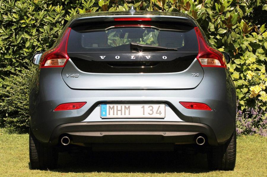  Volvo V40 2012 года  (фото 128 из 183)